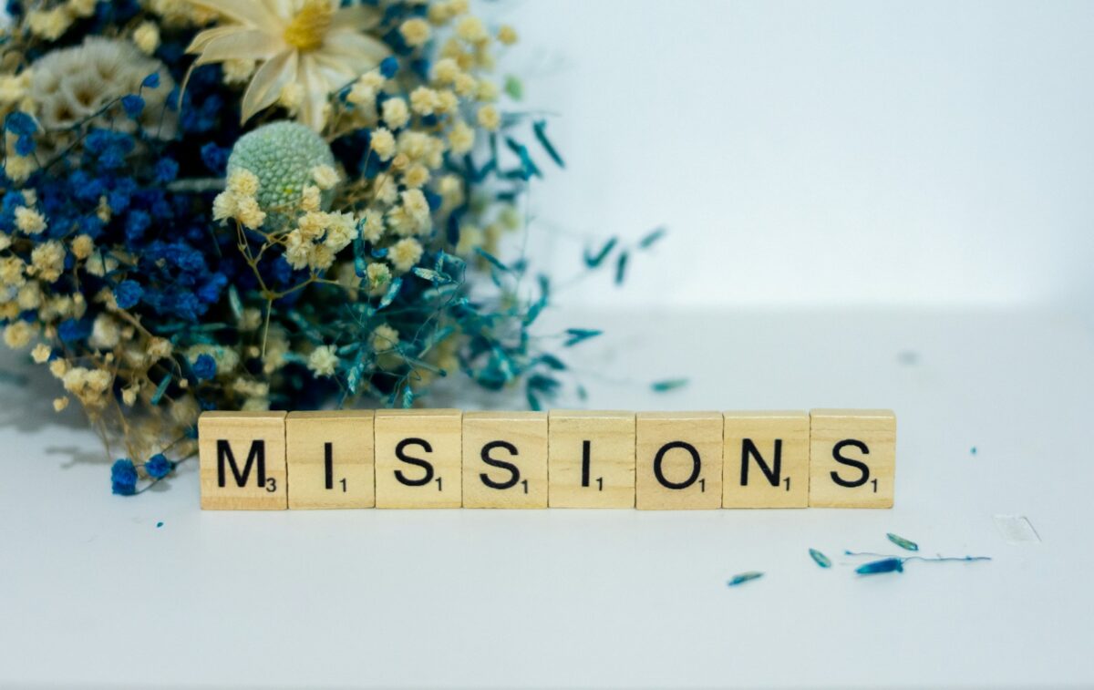 Commitment Schemes for Securely Hiding and Revealing Values